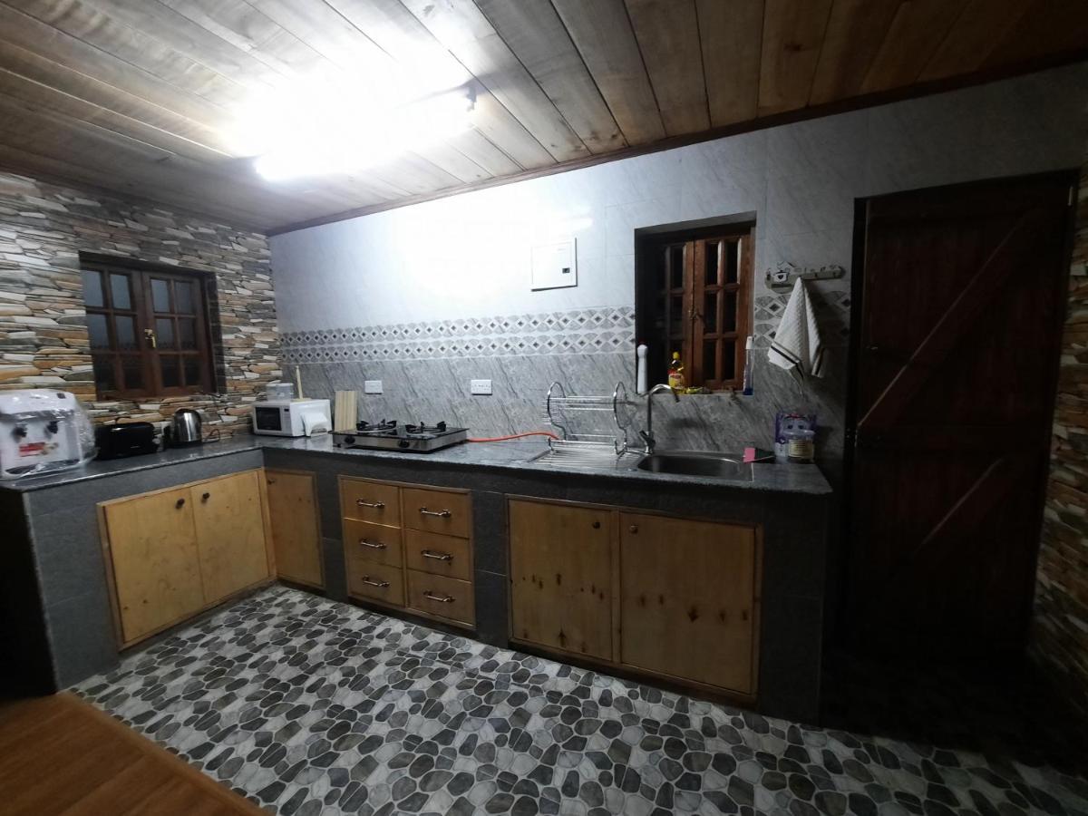 The Wonky House Apartment Timau Екстериор снимка