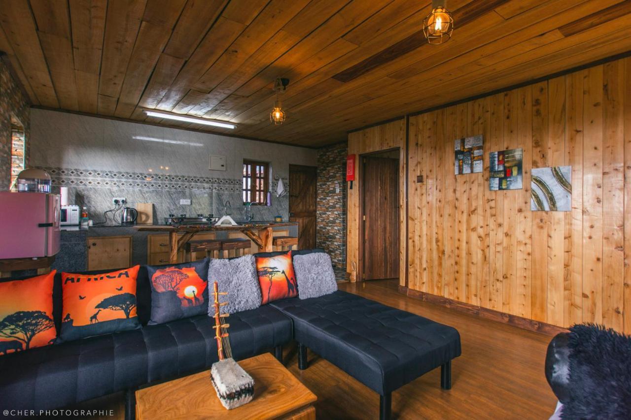 The Wonky House Apartment Timau Екстериор снимка