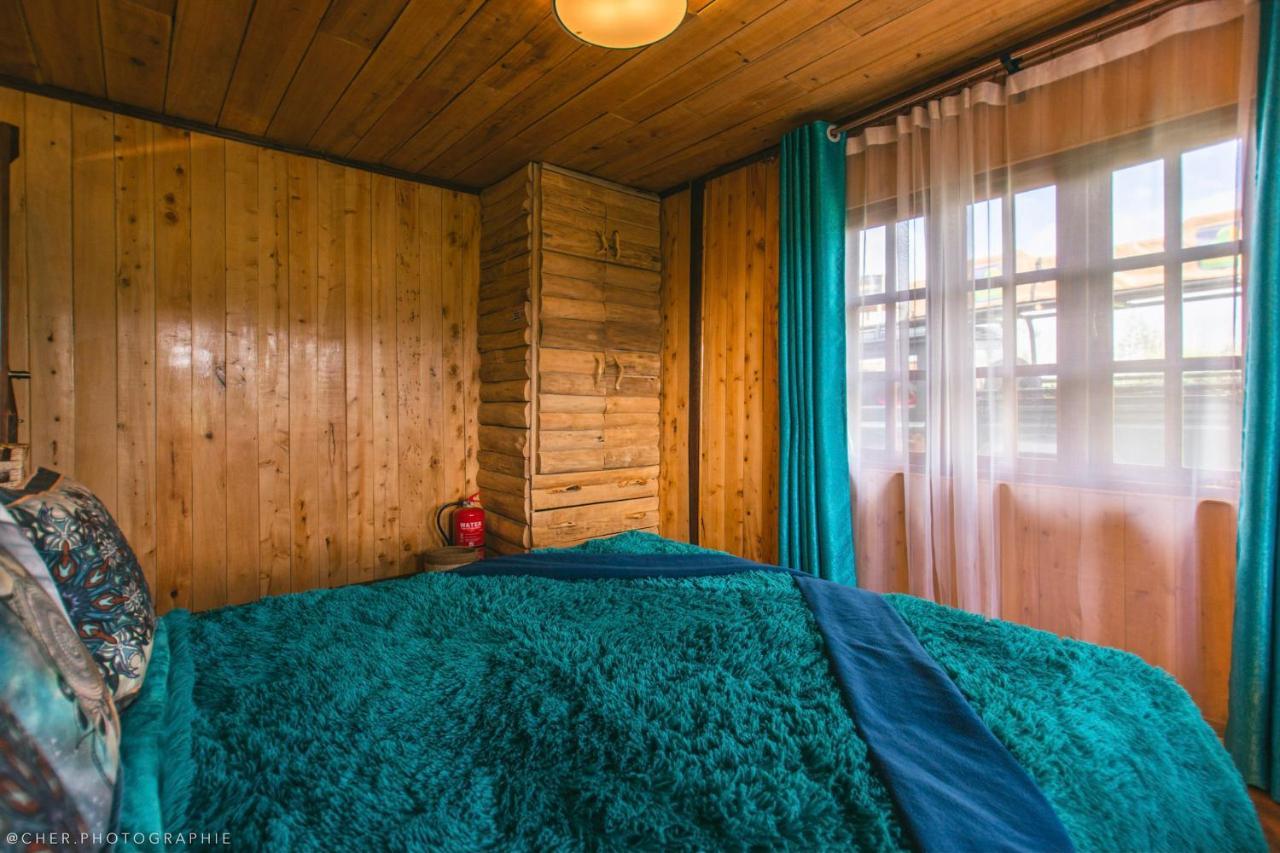 The Wonky House Apartment Timau Екстериор снимка