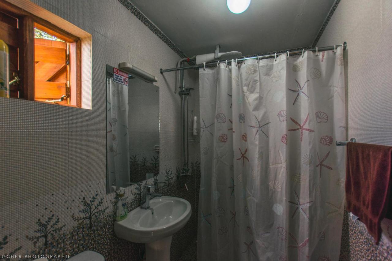 The Wonky House Apartment Timau Екстериор снимка